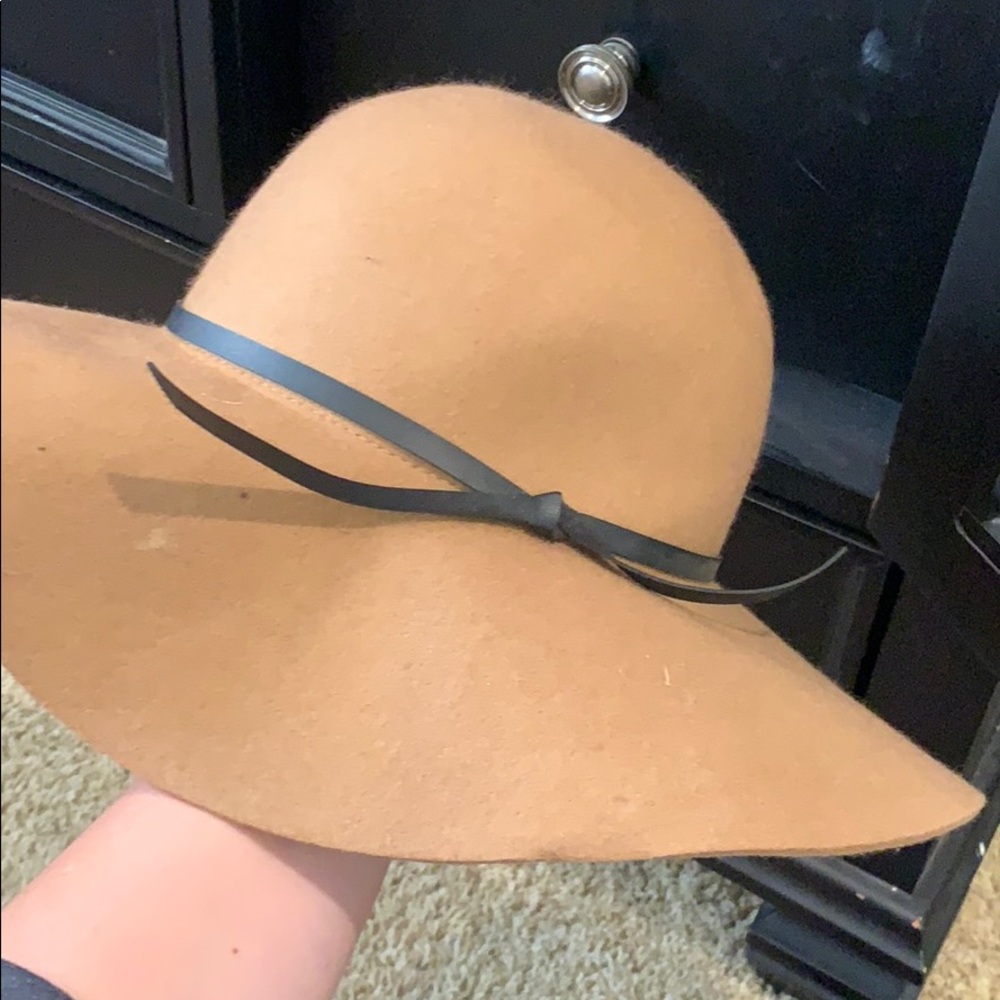 Brown flowy sun hat!